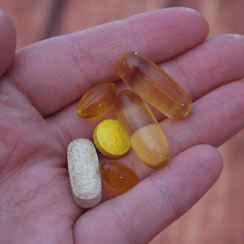 what are the signs of a B12 deficiency?